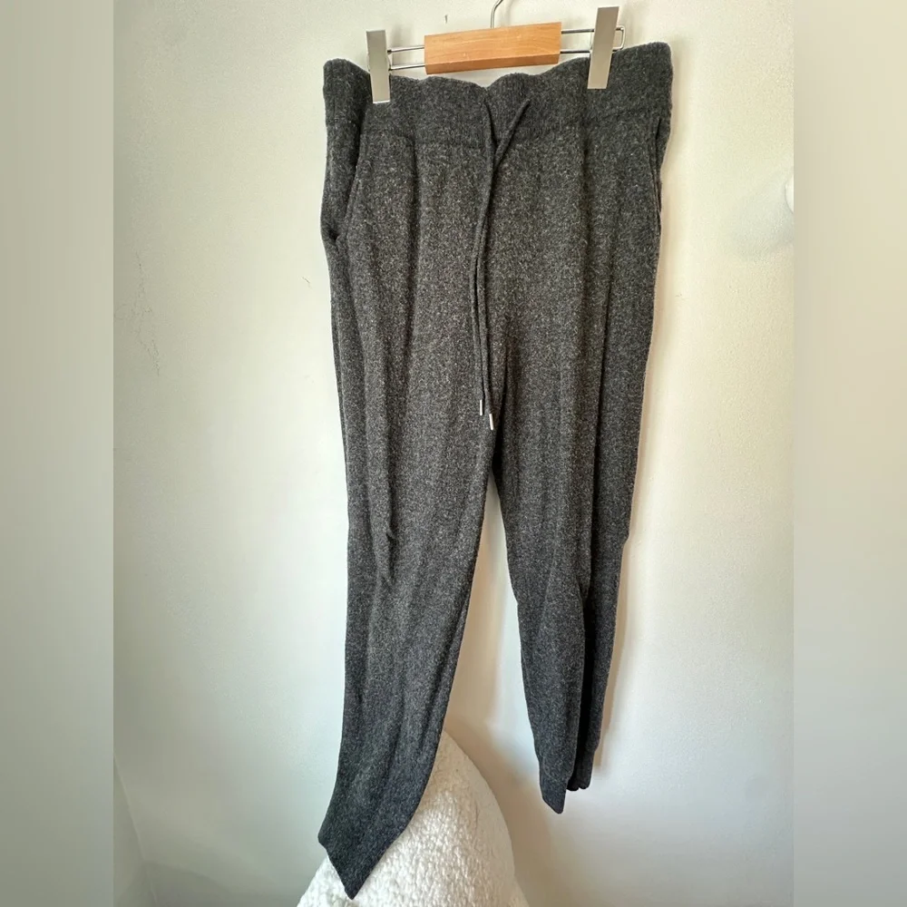 Quince 100% Mongolian Cashmere Lounge Set - Charcoal - Picture 11 of 12